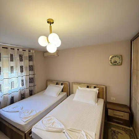 Strauss View Xhamlliku Apartment Tirana