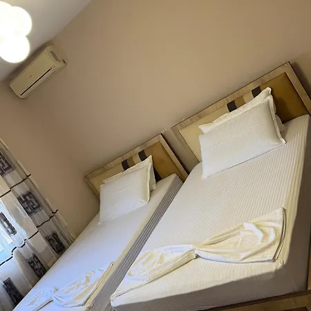 Apartment Strauss View Xhamlliku